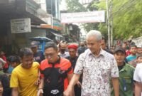 Ganjar Pranowo Ikuti Jejak Jokowi Dengan Blusukan Ganjar Pranowo Ikuti Jejak Jokowi Dengan Blusukan