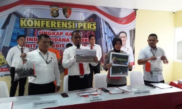 Batu Bara Ilegal, 2 Sopir Truk Diamankan Polisi