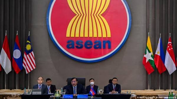 Pertumbuhan Ekonomi ASEAN Serta Latar Belakang