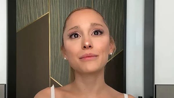 Ariana Grande Mengakui Pernah Menggunakan Filler dan Botox