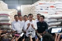 Presiden Joko Widodo Peringatkan Kenaikan Harga Beras