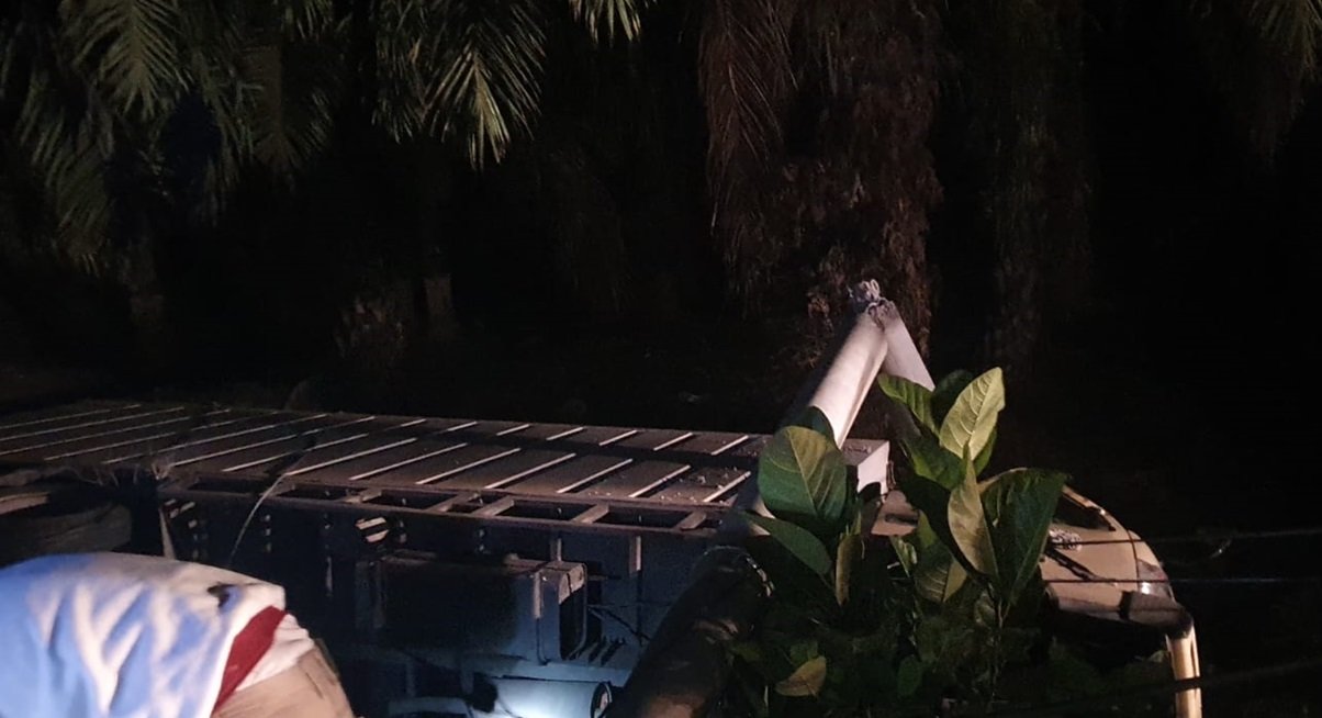 Kecelakaan Lalu Lintas Terjadi di Kaur, Satu Unit Truk Tabrak Tiang Listrik