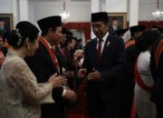 Terima Penghargaan Bintang Mahaputera Nararya, Sultan Diminta Jokowi Maksimalkan Peran Lembaga ke Depan