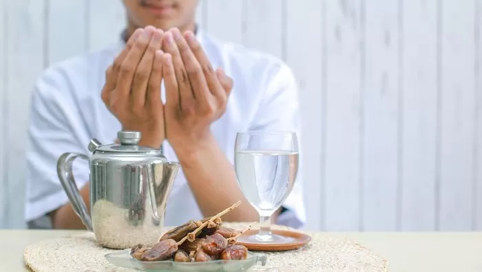 Keutamaan dan Cara Menggabungkan Niat Puasa Senin Kamis dengan Qadha Ramadhan