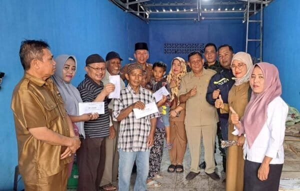 Korban Kebakaran Ruko Panorama Terima Bantuan