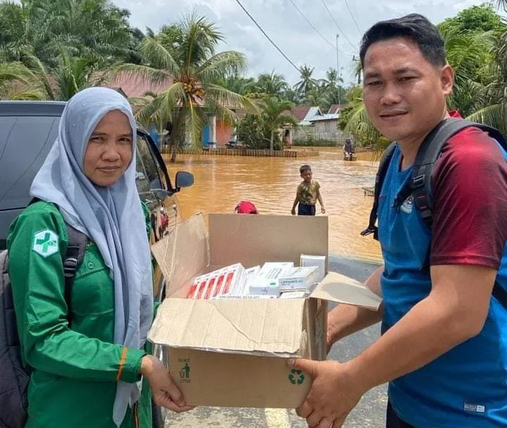 Warga Semidang Alas Terima Bantuan Kesehatan dari Dinas Kesehatan Seluma