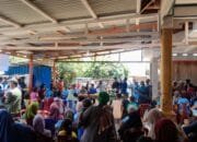 Helmi Hasan Siap Wujudkan Lapangan Sepak Bola untuk Pemuda Mukomuko" Helmi Hasan Siap Wujudkan Lapangan Sepak Bola untuk Pemuda Mukomuko"