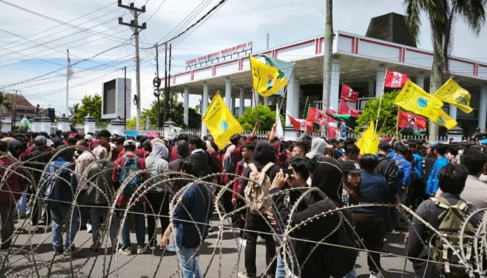 Mahasiswa Bengkulu Gelar Aksi dan Sempat Memanas, Ini Tuntutannya