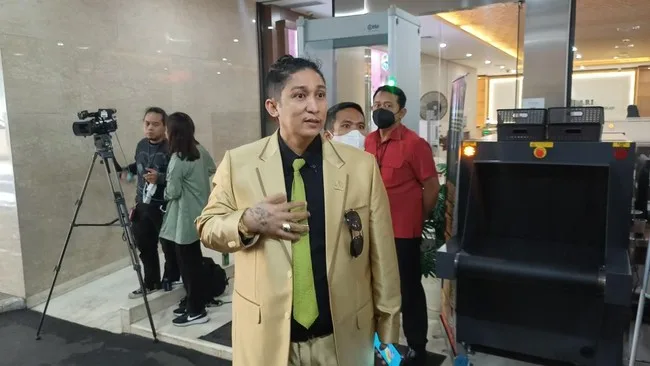 Aksi Advokat Razman Nasution Berujung Pemecatan dan Pelaporan Polisi