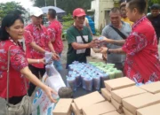 PSMTI Bengkulu Bagi-Bagi Takjil di Pantai Panjang, Wujud Toleransi Beragama