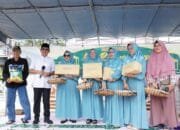 Wali Kota Bengkulu Dedy Wahyudi Beri Hadiah Telur Ayam di Pasar Murah Ramadan, Warga Jalan Gedang Sumringah