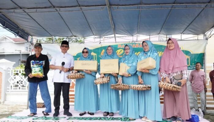 Wali Kota Bengkulu Dedy Wahyudi Beri Hadiah Telur Ayam di Pasar Murah Ramadan, Warga Jalan Gedang Sumringah