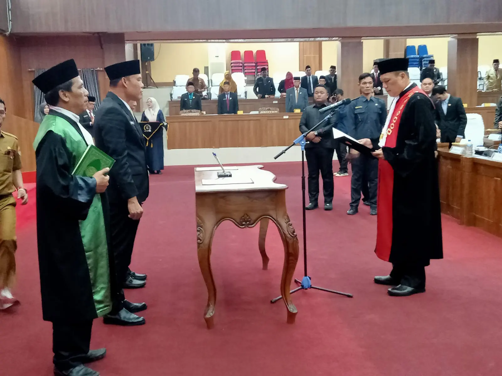 Firdaus Cik Olah Resmi Dilantik sebagai Ketua DPRD Musi Rawas 2024-2029