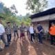 Wabup Lebong Tinjau Lokasi Rumah Warga yang Hanyut Akibat Banjir