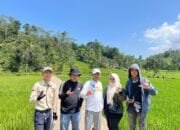 Usulan Rehabilitasi Irigasi Direspon, Kades Talang Baru I Sambut Tim Survey di Lapangan