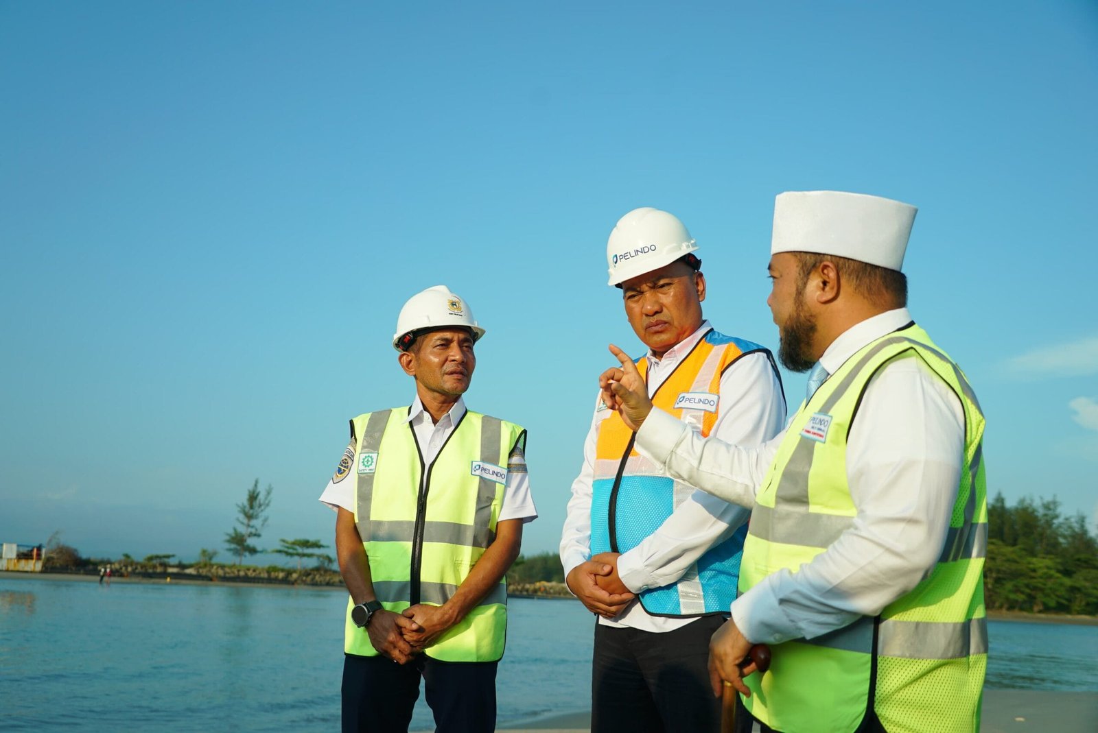 Gubernur Helmi Hasan Tinjau Proses Pengerukan Alur Pelabuhan untuk Percepatan Akses ke Enggano