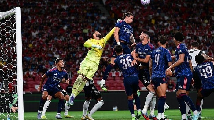 Arsenal Kalahkan Newcastle United 3-2 dalam Laga Pramusim di Singapura