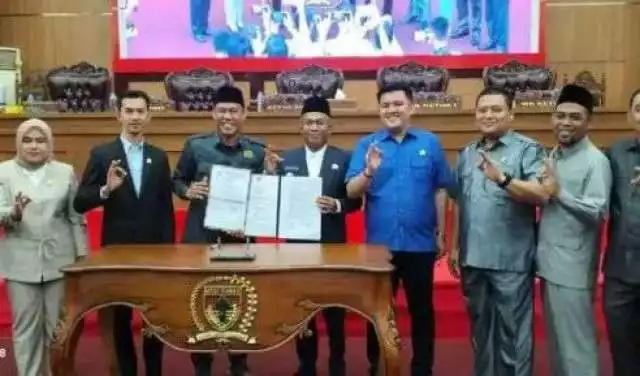 DPRD Musi Rawas Tetapkan Propemperda 2025 dan Tandatangani MoU Bersama Pemkab Musi Rawas