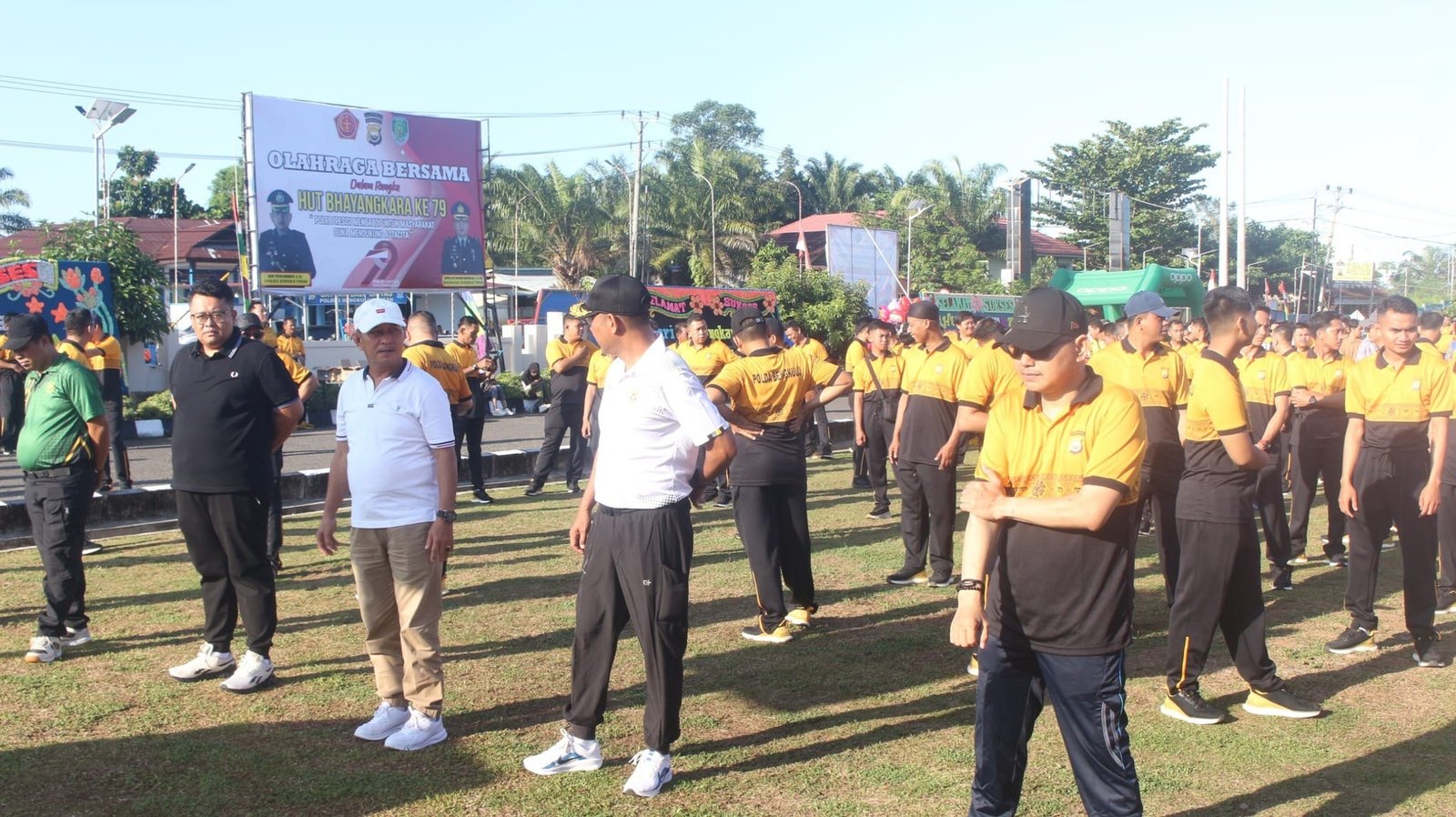 Peringatan Hari Bhayangkara ke-79, Pemkab Bengkulu Tengah Rayakan dengan Jalan Santai dan Senam Bersama