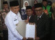 Bupati Rachmat Riyanto Lantik Pimpinan Baru BAZNAS Bengkulu Tengah Periode 2023-2028 Bupati Rachmat Riyanto Lantik Pimpinan Baru BAZNAS Bengkulu Tengah Periode 2023-2028