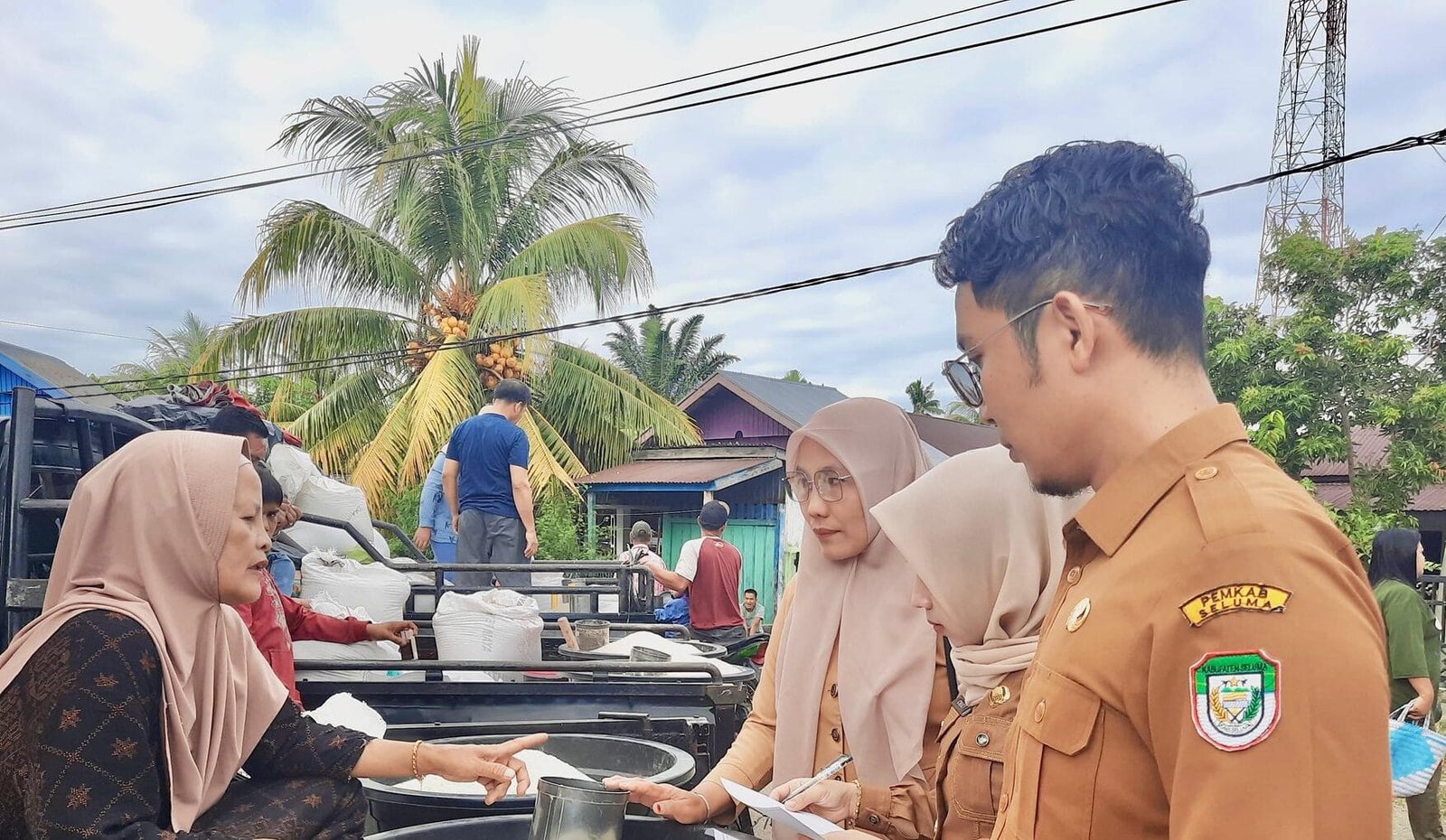 Pemerintah Kabupaten Seluma Lakukan Pemantauan Harga Bahan Pokok di Pasar Serambi Gunung untuk Menjaga Stabilitas Ekonomi