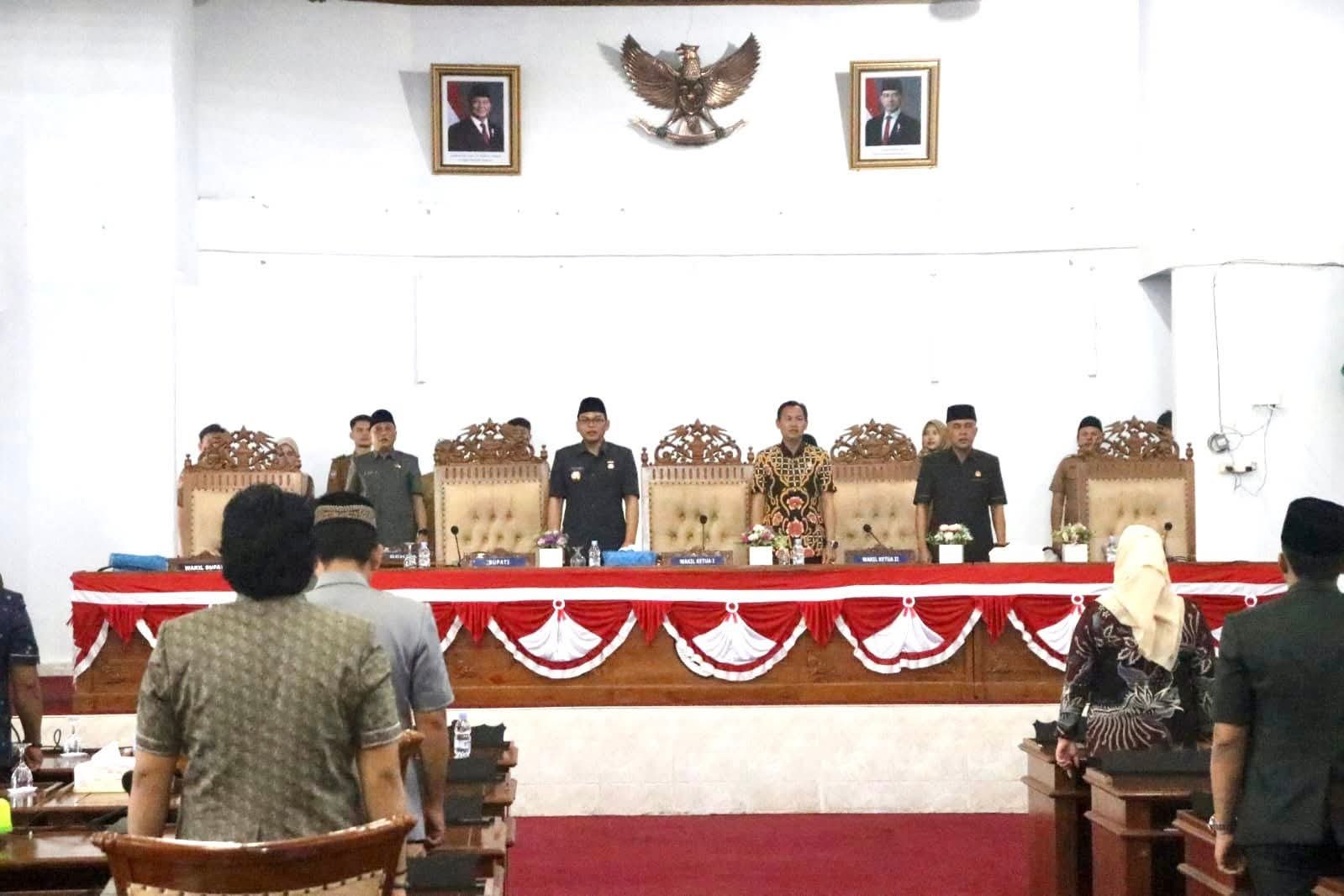 RPJMD 2025–2029, Bupati Seluma Sampaikan Nota Pengantar di Rapat Paripurna DPRD RPJMD 2025–2029, Bupati Seluma Sampaikan Nota Pengantar di Rapat Paripurna DPRD