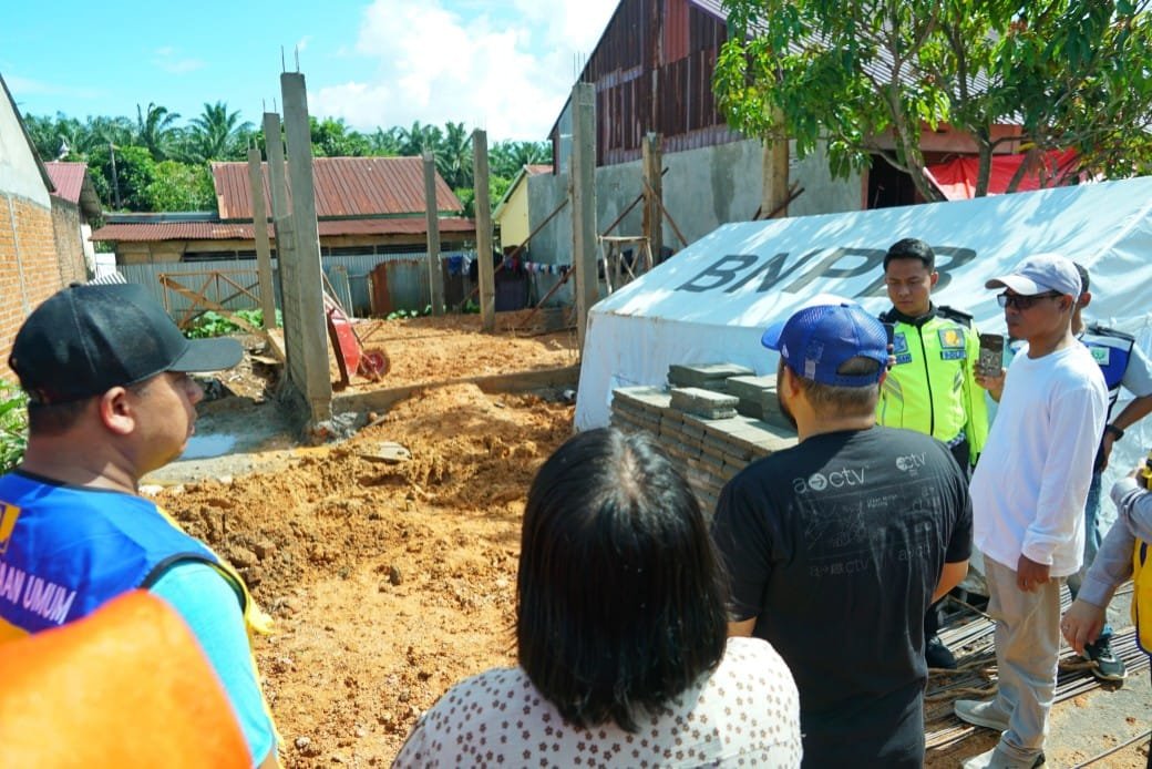 4 Unit Rampung, Gubernur Helmi Hasan Tinjau Pembangunan Rumah Korban Gempa
