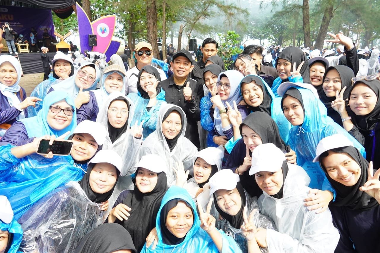 Walikota Dedy Wahyudi Hadiri Penutupan PKKMB Poltekkes Kemenkes, Sambut 1.400 Mahasiswa Baru dengan Meriah