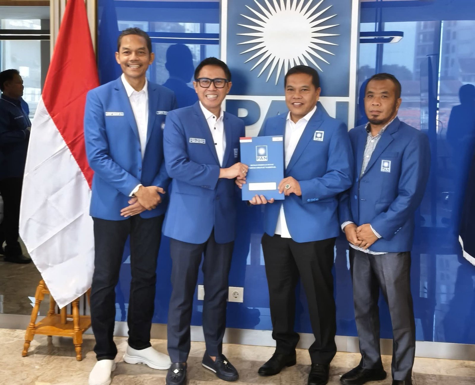 Resmi Terima SK, Azhari Pimpin DPD PAN Lebong Periode 2024–2029 Resmi Terima SK, Azhari Pimpin DPD PAN Lebong Periode 2024–2029