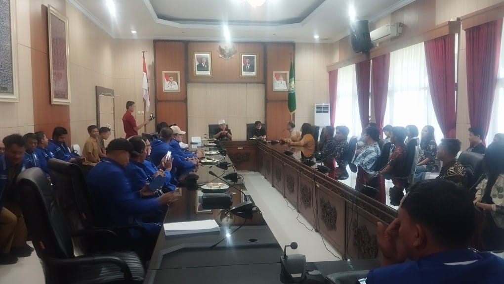 Gubernur Helmi Hasan Lepas Rafflesia Chamber Singers Tampil di Panggung Internasional