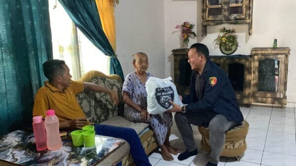 Polres Musi Rawas Utara Gelar ‘Jumat Berbagi’, Sentuh Hati Warga Lansia dan Kurang Mampu