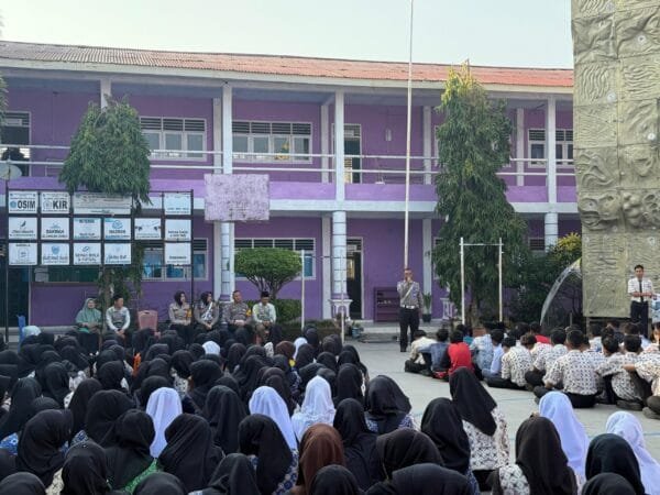 Satlantas Polres Mura Berikan Edukasi Keselamatan Lalu Lintas pada Hari Anak Nasional