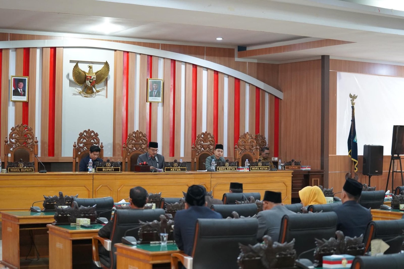 DPRD Bengkulu Utara Gelar Rapat Paripurna Bahas Nota Pengantar Perubahan APBD 2025 DPRD Bengkulu Utara Gelar Rapat Paripurna Bahas Nota Pengantar Perubahan APBD 2025