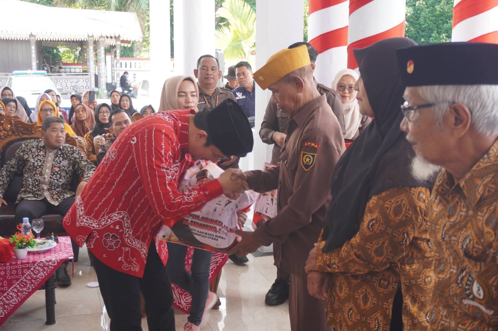 Ramah Tamah HUT ke-80 RI di Bengkulu Utara, Veteran hingga ASN Terima Penghargaan