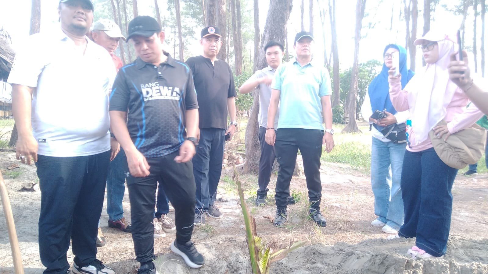 Wali Kota Bengkulu Mulai Gerakan Tanam 10 Ribu Pohon Kelapa di Pantai Panjang