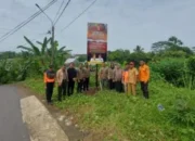 Bhabinkamtibmas Sukajadi Bersama Tim Gabungan Pasang Baliho Cegah Karhutla di Lubuk Linggau Bhabinkamtibmas Sukajadi Bersama Tim Gabungan Pasang Baliho Cegah Karhutla di Lubuk Linggau