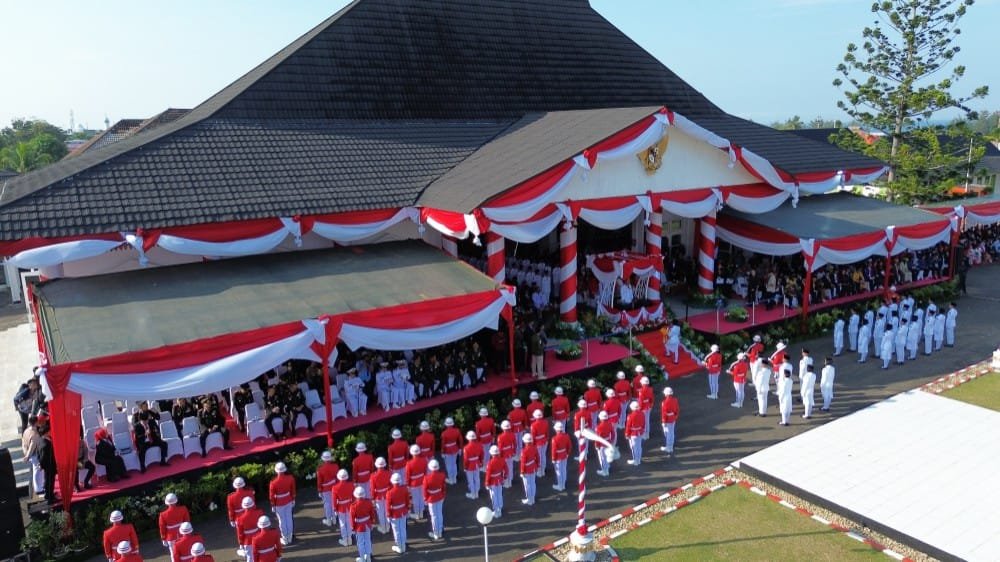 Upacara HUT ke-80 RI di Bengkulu Berlangsung Khidmat, Gubernur Helmi Hasan Jadi Inspektur