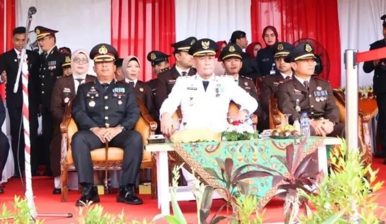 Wali Kota Rachmat Hidayat Hadiri Upacara Aubade HUT ke-80 RI di Lubuk Linggau