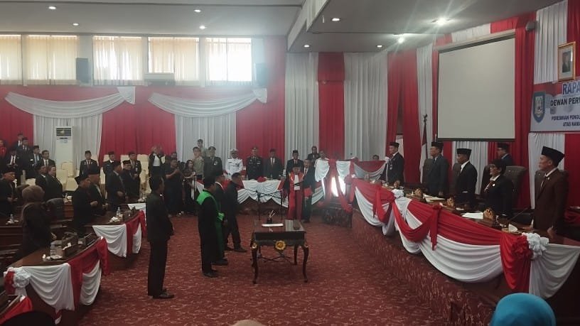 Pj Sekda Herwan Antoni Hadiri Pelantikan Teuku Zulkarnain Sebagai Wakil Ketua I DPRD Provinsi Bengkulu