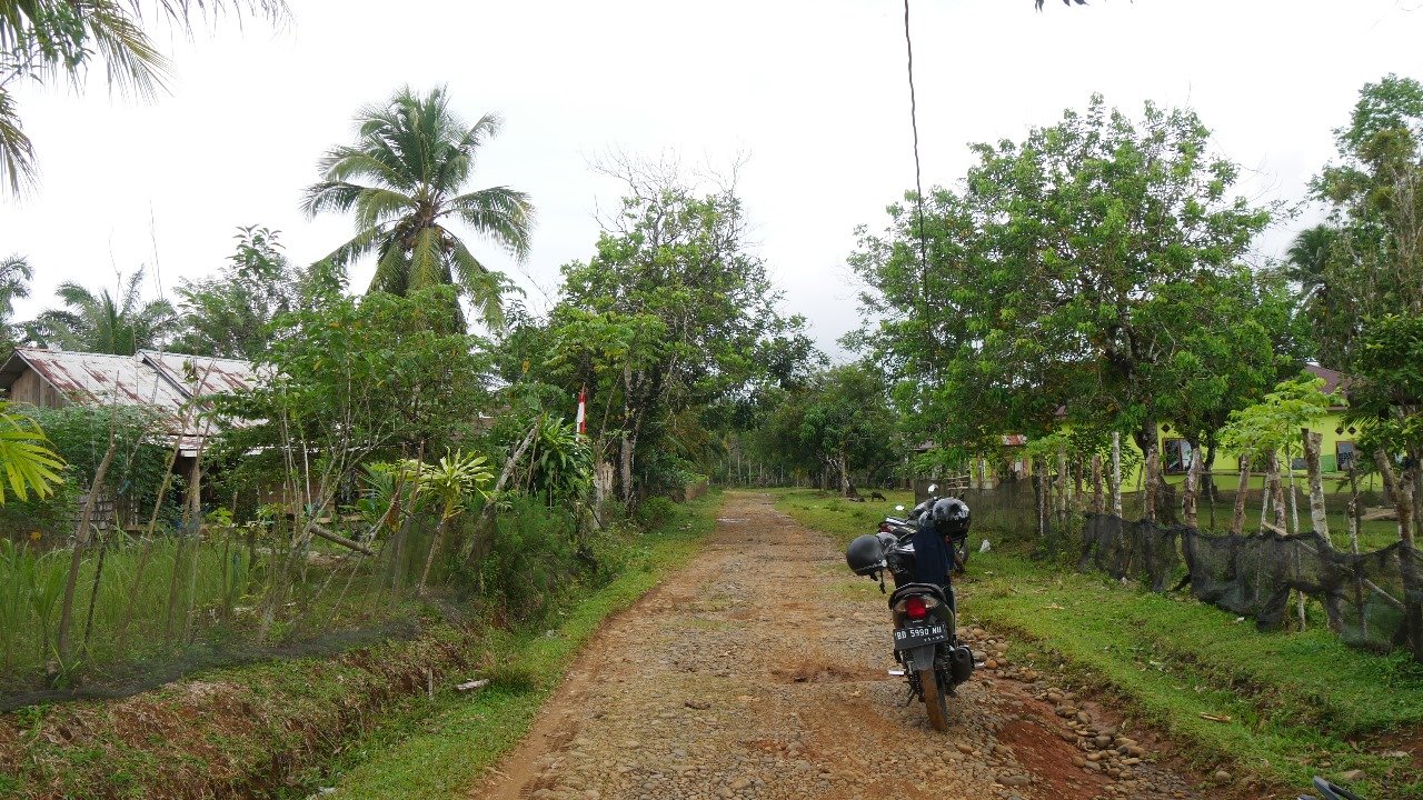 22 Tahun Terabaikan, Jalan Desa Padang Kuas Seluma Tak Kunjung Beraspal
