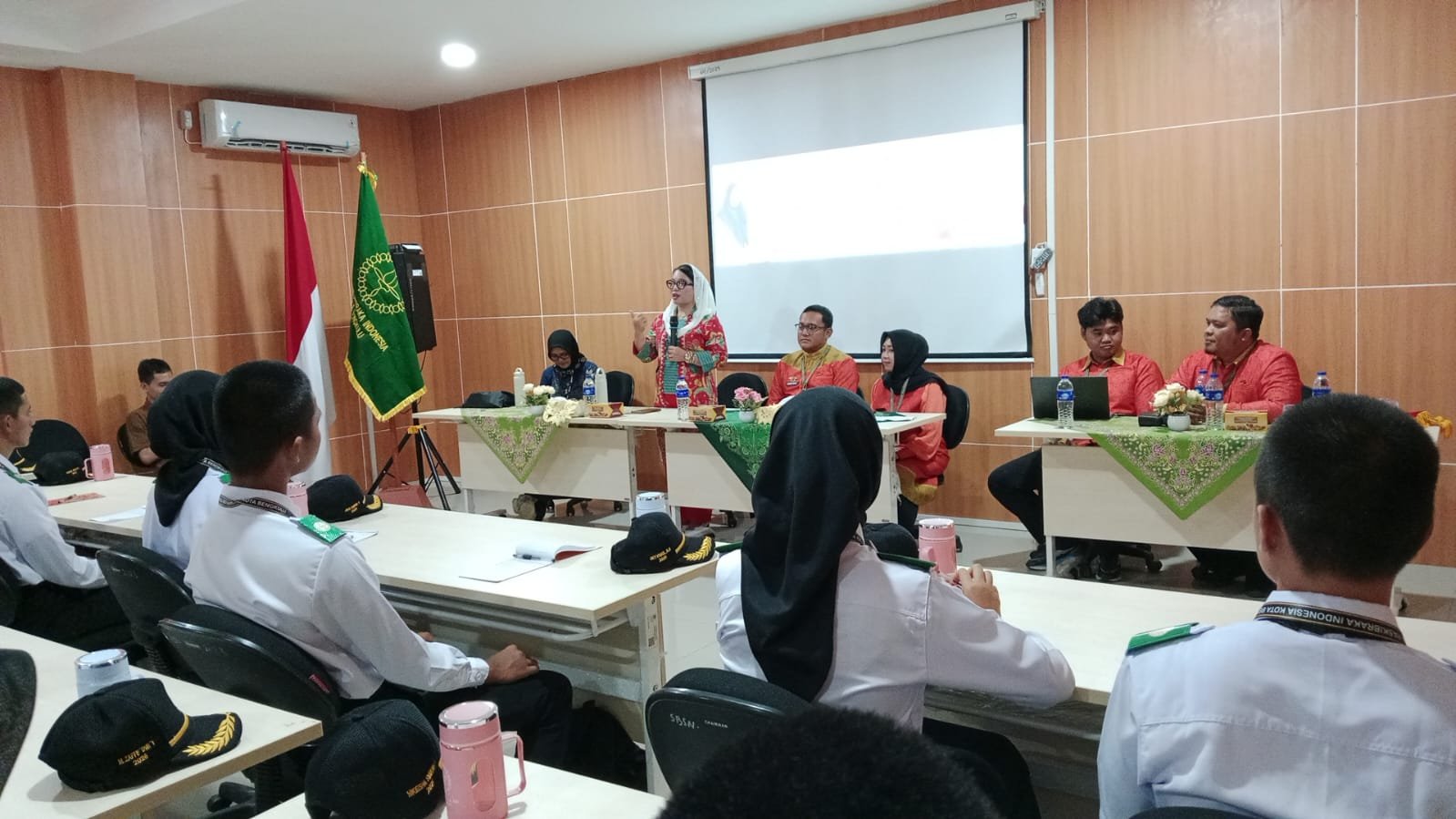 Senator Destita Tanamkan Nilai Kepemimpinan dan Pancasila kepada Pelajar Bengkulu