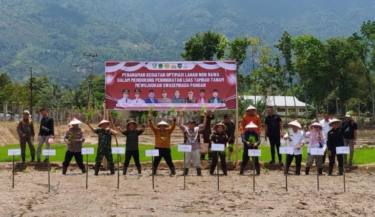 Pemkab Lebong Launching OPLAH Non Rawa dan Tanam Padi-Kedelai di Desa Sukabumi