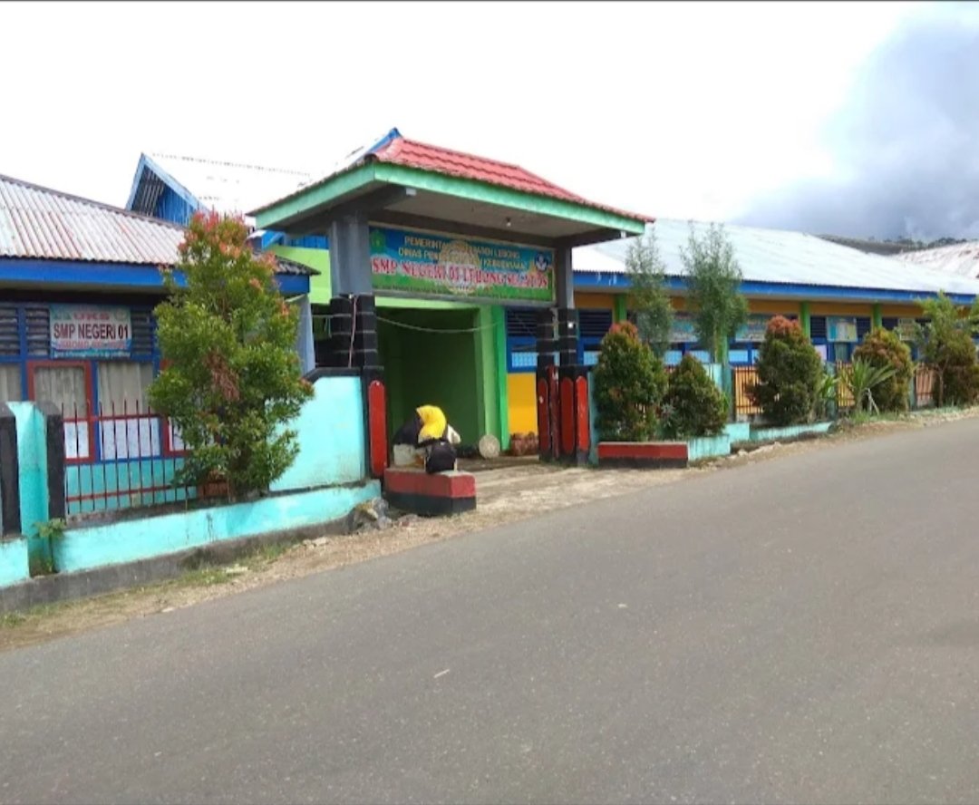 Uang Seragam Lunas, Ratusan Siswa SMP 06 Lebong Belum Terima Seragam Pramuka