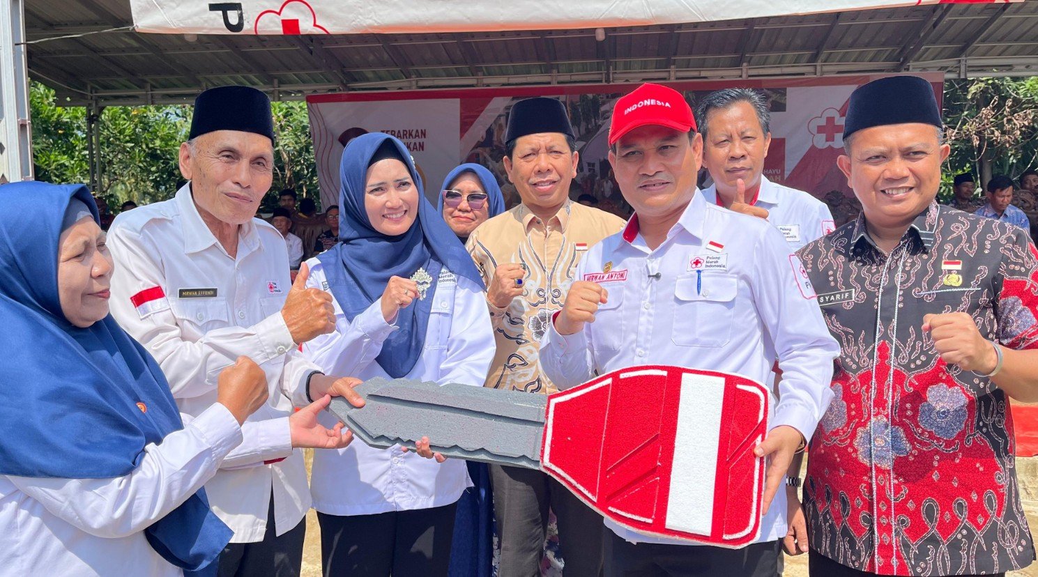 Ambulans Baru Warnai HUT PMI ke-80 di Bengkulu, Pj Sekda Herwan Antoni Apresiasi Relawan