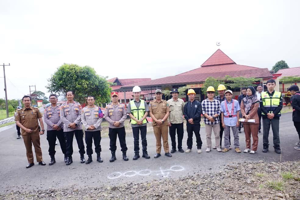 Bupati Fikri Tandai Titik Nol Pembangunan Jalan di Kawasan SPN Bukit Kaba