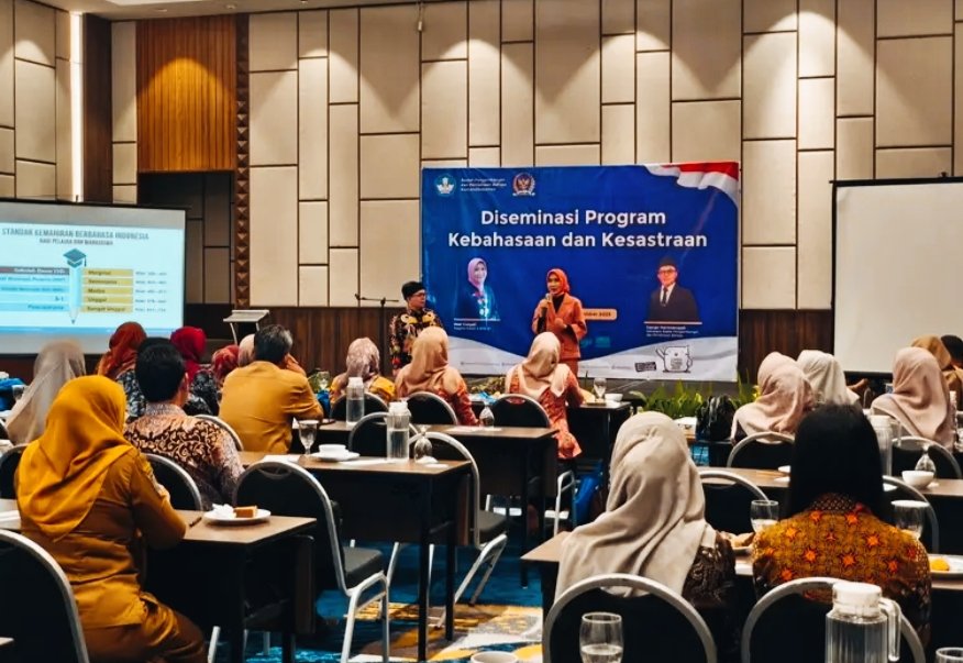 Diseminasi Kebahasaan di Bengkulu, Dewi Coryati Tekankan Pentingnya Guru Bahasa Indonesia Berkualitas