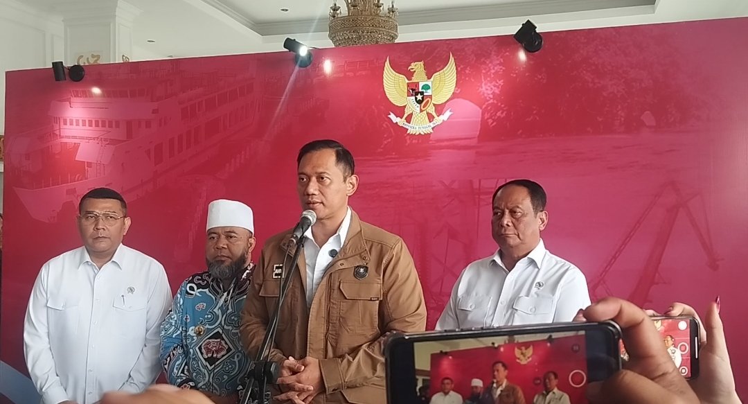 AHY Tinjau Pengerukan Alur Pelayaran Pulau Baai, Tegaskan Normalisasi Demi Enggano