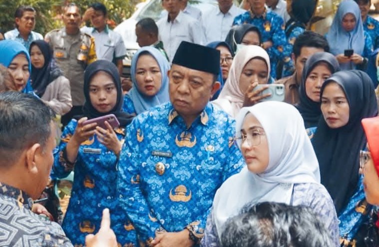 Dua Bocah di Seluma Muntahkan Cacing, Wabup Dampingi Kemenko PMK Tinjau Kondisi Warga Talo Kecil