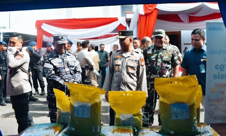 HUT ke-80 TNI, Korem 041/Gamas Bengkulu Gelar Bakti Teritorial, Pembersihan Pantai hingga Pasar Murah