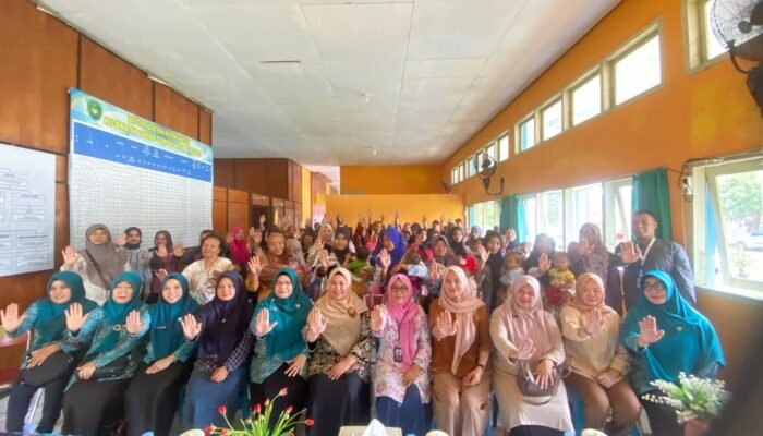 TP PKK Kota Bengkulu Salurkan Bantuan untuk Keluarga Berisiko Stunting